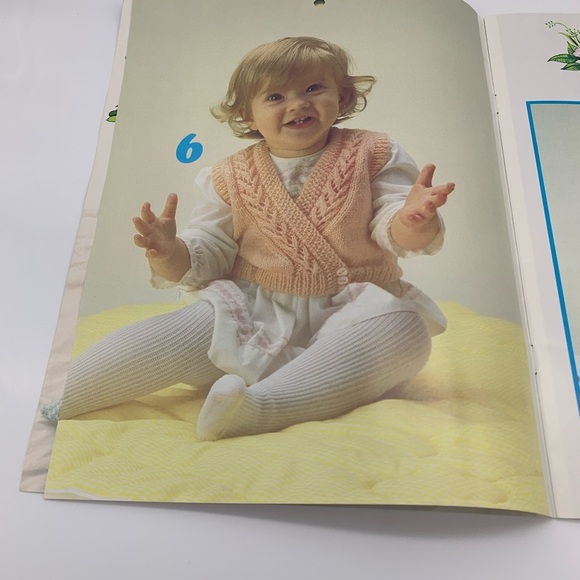 Vtg. Hand Knit Designes FAIRY TALE BABY BOOK by Susan Bates for Babies Up to 3 - Picture 4 of 12